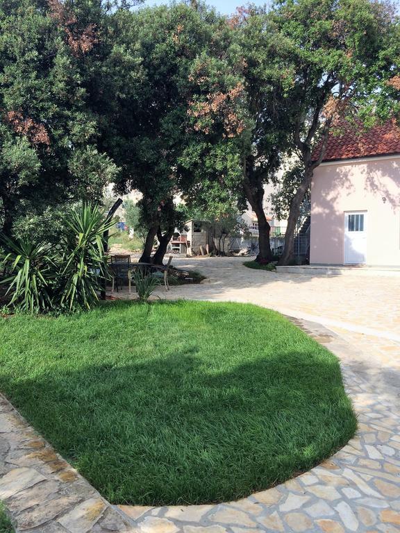 Apartments Lilly Zaboric Exterior foto
